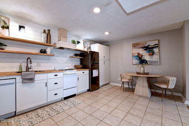 8001 Montero Dr F1, Prospect, KY 40059