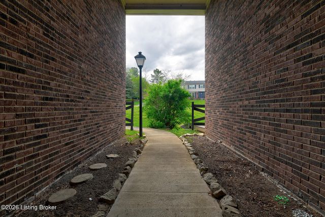 8001 Montero Dr F1, Prospect, KY 40059