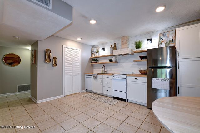 8001 Montero Dr F1, Prospect, KY 40059