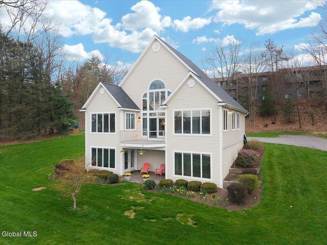 29 Canal Road, Halfmoon, NY 12065