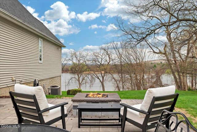 29 Canal Road, Halfmoon, NY 12065