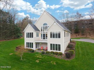 29 Canal Road, Halfmoon, NY 12065