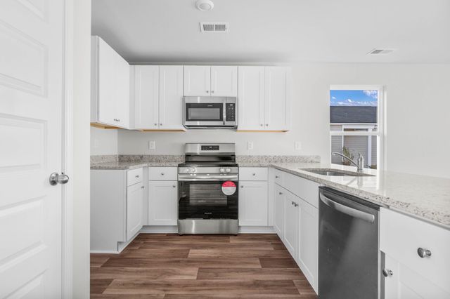 321 Pleasant Valley Dr, Longs, SC 29568