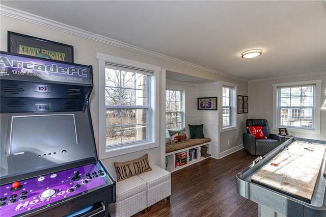 100 Morningside Drive, Kansas City, MO 64113