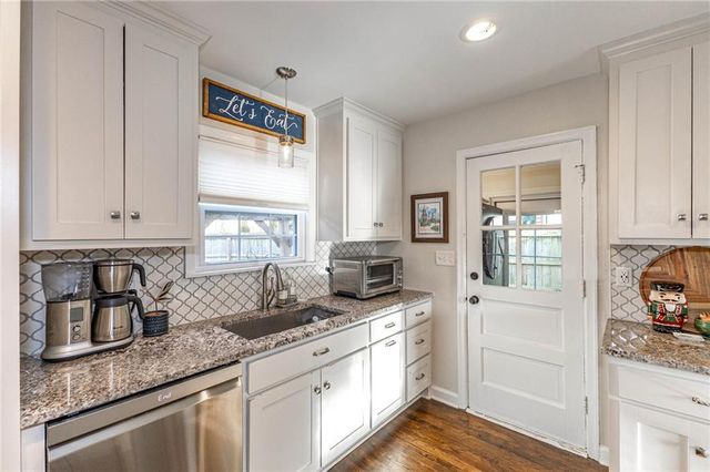 100 Morningside Drive, Kansas City, MO 64113