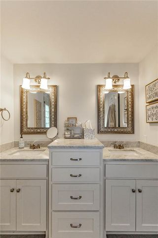 100 Morningside Drive, Kansas City, MO 64113