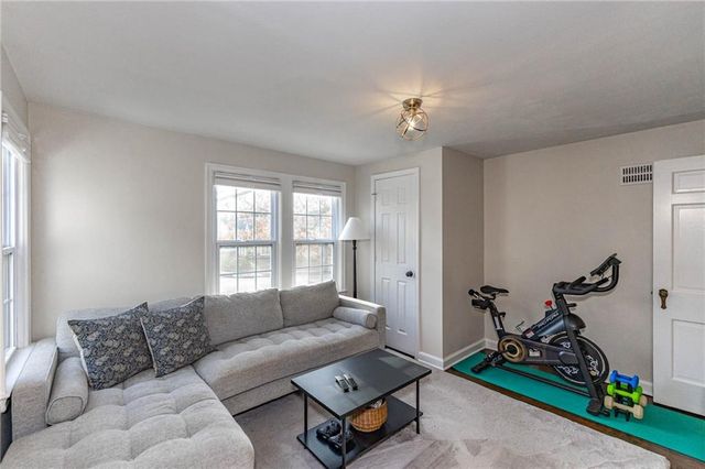 100 Morningside Drive, Kansas City, MO 64113