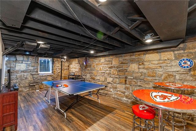 100 Morningside Drive, Kansas City, MO 64113