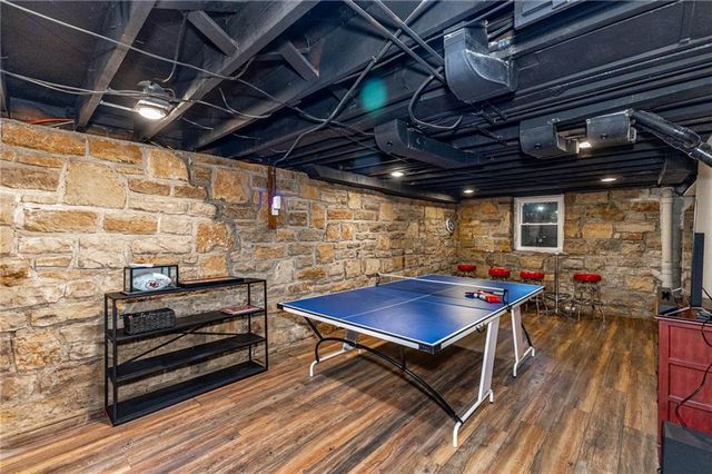 100 Morningside Drive, Kansas City, MO 64113