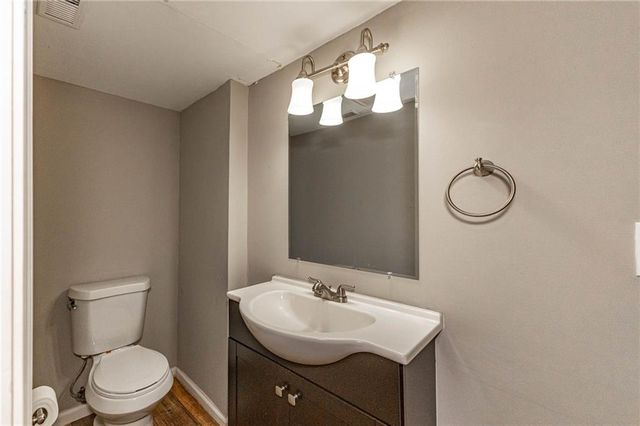 100 Morningside Drive, Kansas City, MO 64113