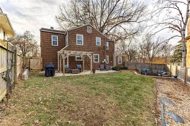 100 Morningside Drive, Kansas City, MO 64113