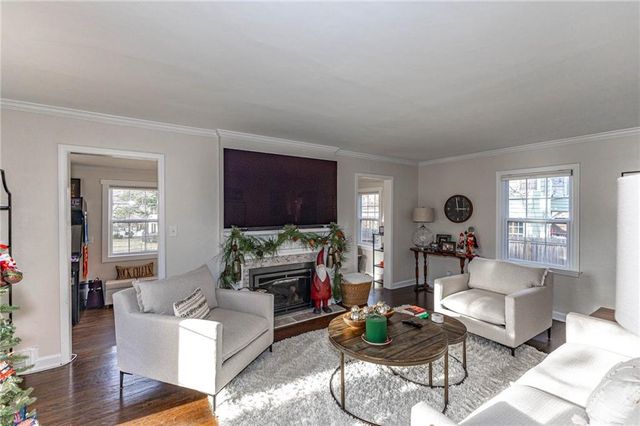 100 Morningside Drive, Kansas City, MO 64113