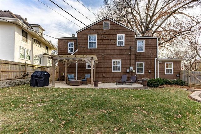 100 Morningside Drive, Kansas City, MO 64113