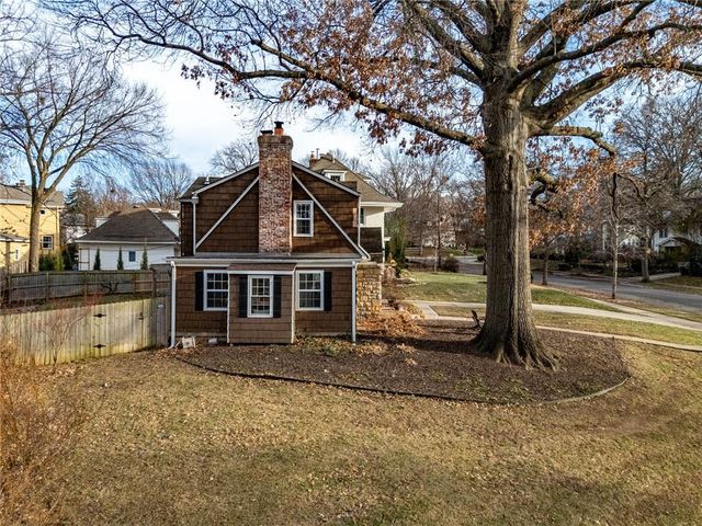 100 Morningside Drive, Kansas City, MO 64113