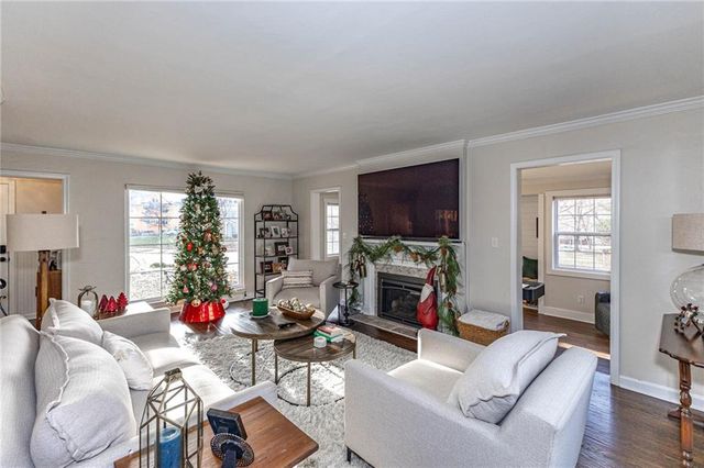 100 Morningside Drive, Kansas City, MO 64113