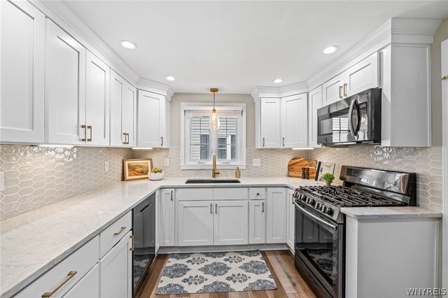 498 Roycroft Boulevard, Cheektowaga, NY 14225