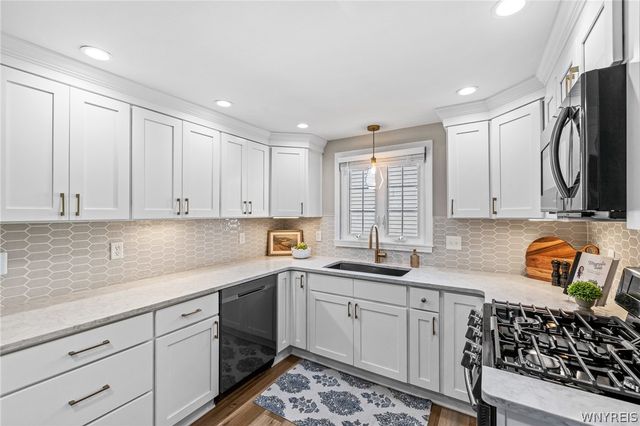 498 Roycroft Boulevard, Cheektowaga, NY 14225