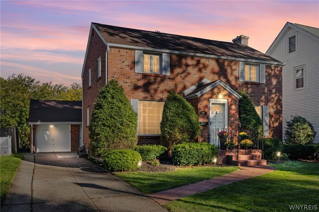 498 Roycroft Boulevard, Cheektowaga, NY 14225