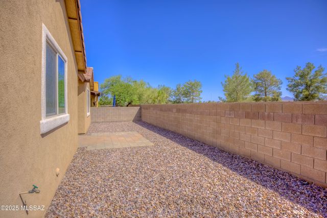8348 N Mountain Stone Pine Way, Tucson, AZ 85743
