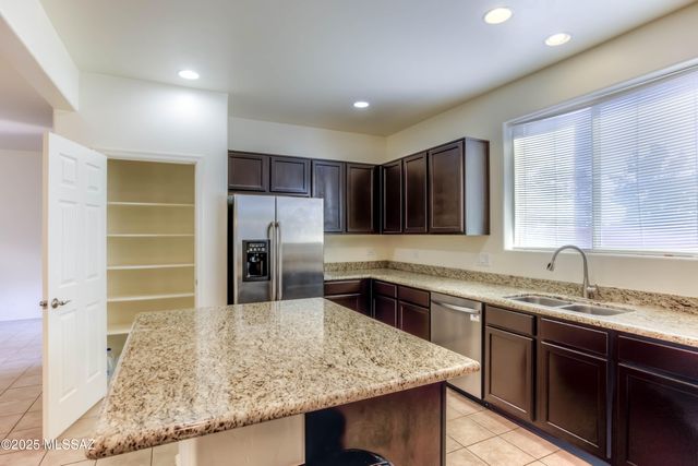 8348 N Mountain Stone Pine Way, Tucson, AZ 85743