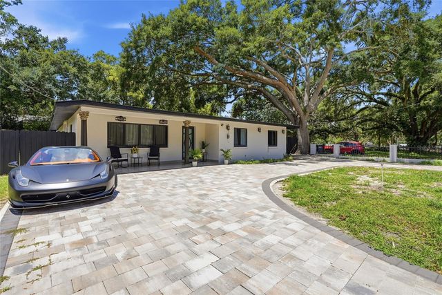15040 LAKE MAGDALENE BOULEVARD, Tampa, FL 33618