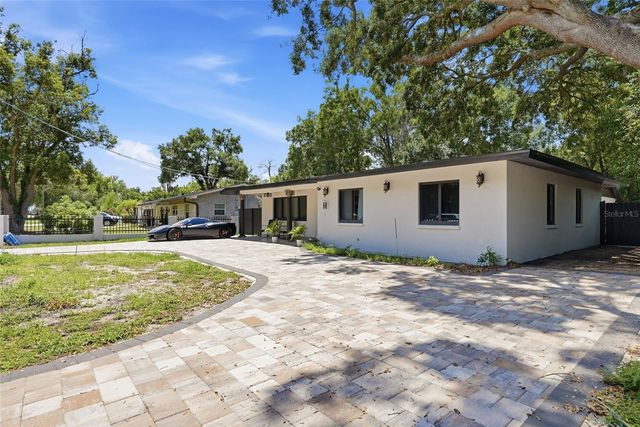 15040 LAKE MAGDALENE BOULEVARD, Tampa, FL 33618