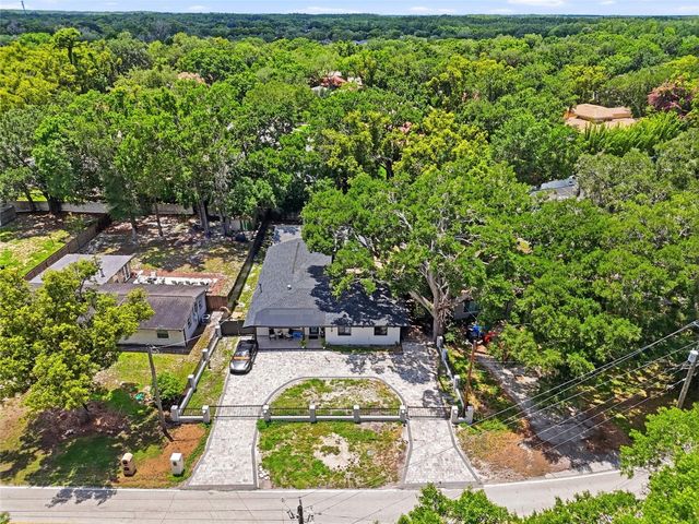 15040 LAKE MAGDALENE BOULEVARD, Tampa, FL 33618