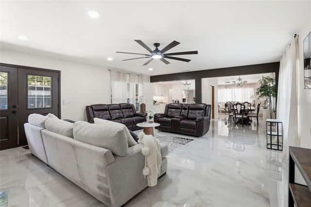 15040 LAKE MAGDALENE BOULEVARD, Tampa, FL 33618