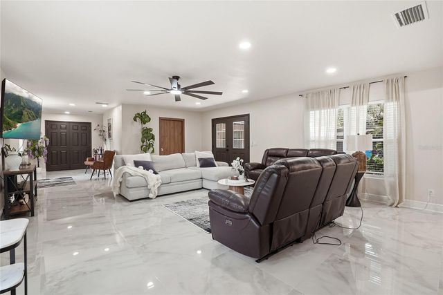 15040 LAKE MAGDALENE BOULEVARD, Tampa, FL 33618