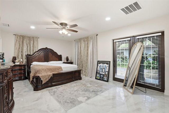 15040 LAKE MAGDALENE BOULEVARD, Tampa, FL 33618