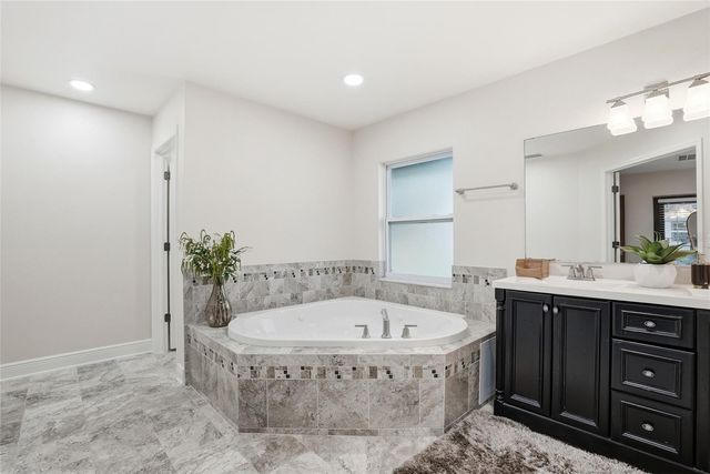 15040 LAKE MAGDALENE BOULEVARD, Tampa, FL 33618