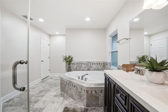15040 LAKE MAGDALENE BOULEVARD, Tampa, FL 33618