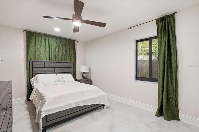 15040 LAKE MAGDALENE BOULEVARD, Tampa, FL 33618