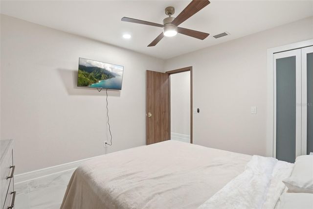 15040 LAKE MAGDALENE BOULEVARD, Tampa, FL 33618