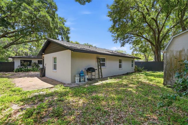 15040 LAKE MAGDALENE BOULEVARD, Tampa, FL 33618