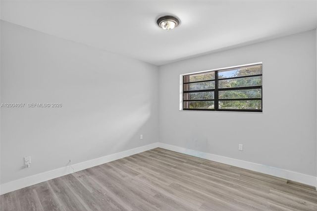 2276 W 56th St 109, Hialeah, FL 33016