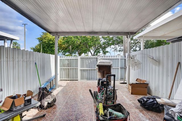 2276 W 56th St 109, Hialeah, FL 33016