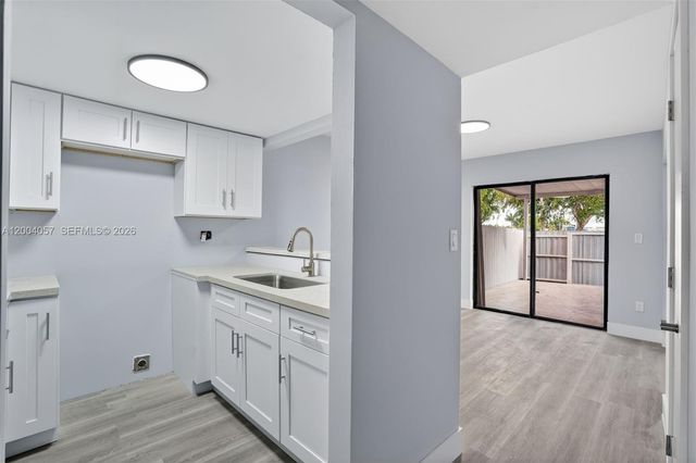 2276 W 56th St 109, Hialeah, FL 33016