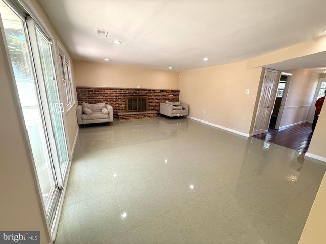 506 PINEWOOD RD, Philadelphia, PA 19116