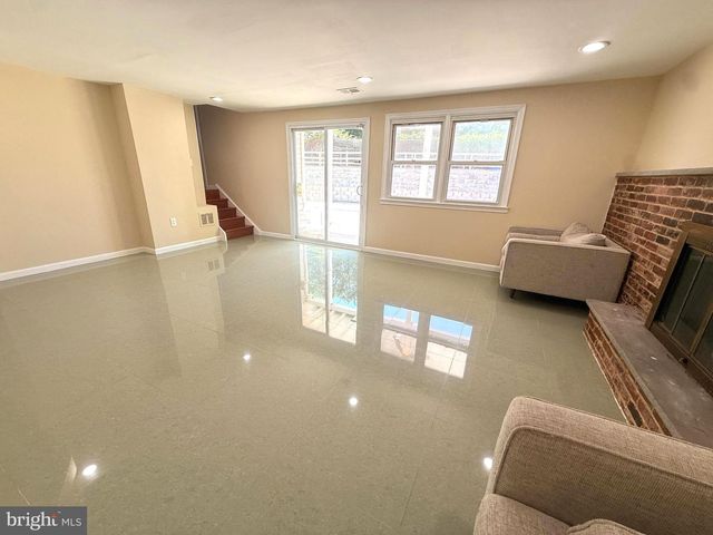 506 PINEWOOD RD, Philadelphia, PA 19116