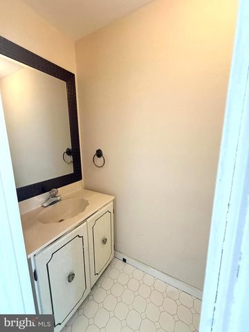 506 PINEWOOD RD, Philadelphia, PA 19116
