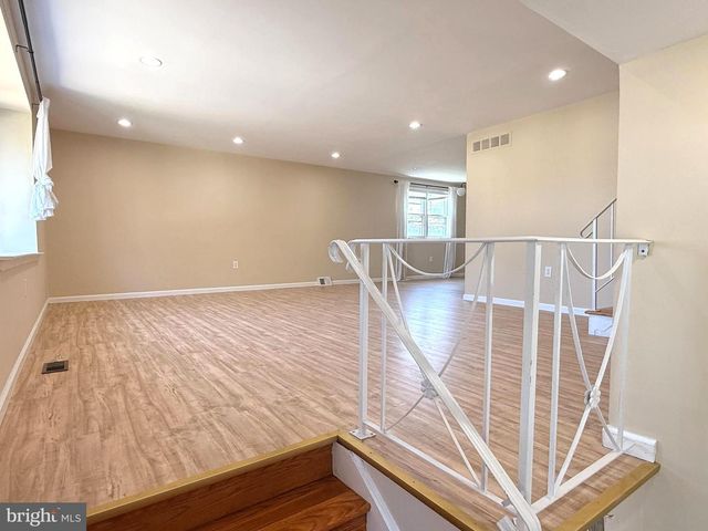 506 PINEWOOD RD, Philadelphia, PA 19116