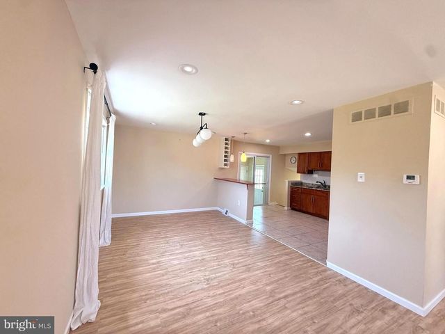 506 PINEWOOD RD, Philadelphia, PA 19116