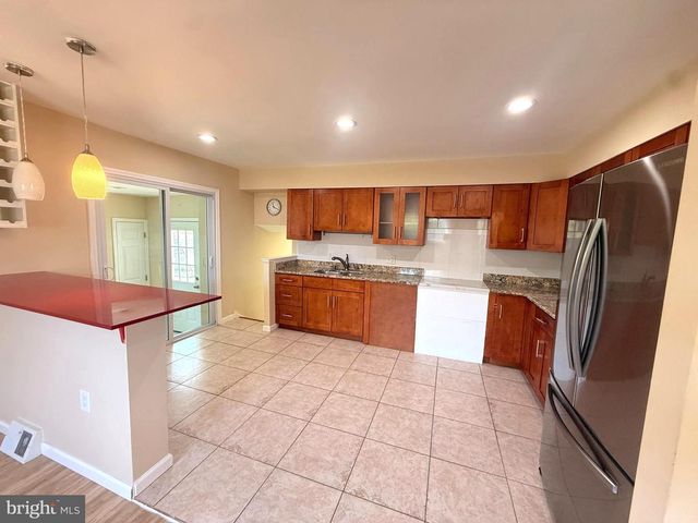 506 PINEWOOD RD, Philadelphia, PA 19116