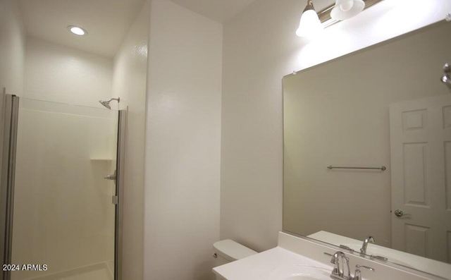 5722 W GETTY Drive, Phoenix, AZ 85043