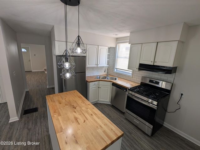 651 Louis Coleman Junior Dr, Louisville, KY 40211