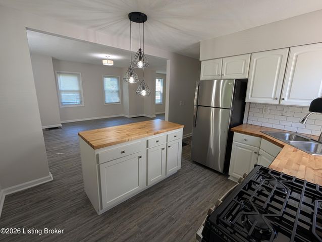 651 Louis Coleman Junior Dr, Louisville, KY 40211