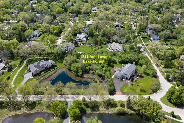 1241 Ash Lawn Drive, Lake Forest, IL 60045