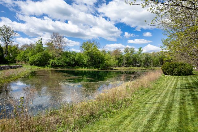 1241 Ash Lawn Drive, Lake Forest, IL 60045