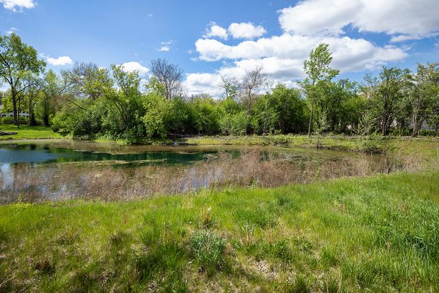 1241 Ash Lawn Drive, Lake Forest, IL 60045